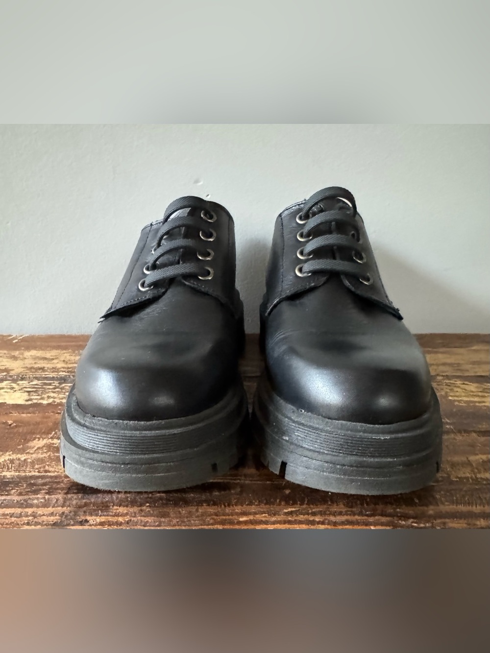 Divine Follie Women's Black Lace-Up Lug Sole Flats - Picture 3 of 7